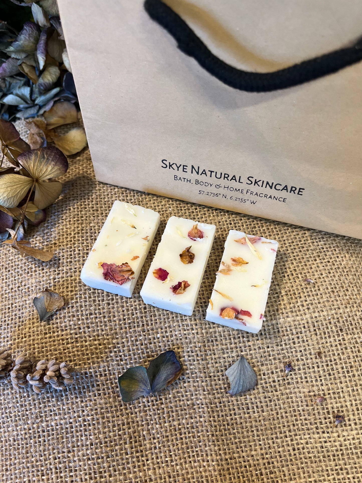Wax Melts - Fairy Glenwax meltWax Melts - Fairy GlenA magical sweet floral fragrance with hints of vanilla, patchouli, and sandalwood. Sparkly, sweet & powdery. Decorated with pink rose petals.
Each melt is infusScribe & GrowScribe & GrowWax Melts - Fairy Glen
