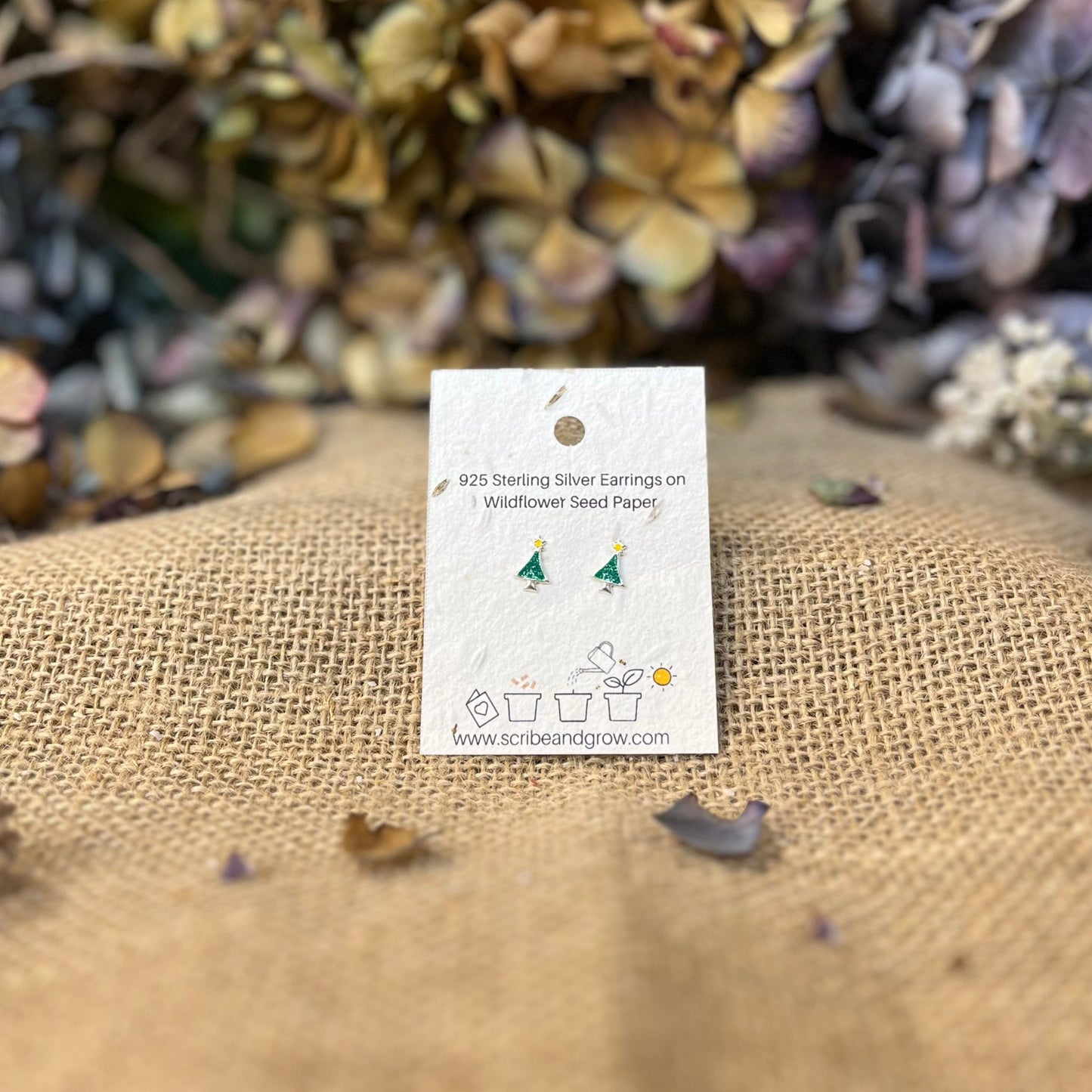 Christmas Tree - 925 Sterling Silver EarringsChristmas Tree - 925 Sterling Silver EarringsOur sterling silver earrings make the ideal gift, featuring eco-friendly packaging that can be planted.
Material : 925 Sterling Silver
Silver weight : 0.40 g
PScribe & GrowScribe & GrowChristmas Tree - 925 Sterling Silver Earrings