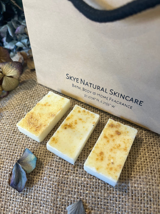 Wax Melts - Lemongrass & Gingerwax meltWax Melts - Lemongrass & GingerA magical sweet floral fragrance with hints of vanilla, patchouli, and sandalwood. Sparkly, sweet &amp; powdery. Decorated with ginger powder
Each melt is infused wiScribe & GrowScribe & GrowWax Melts - Lemongrass & Ginger